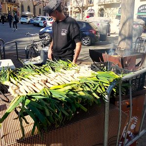 Calçotada al Mercat de Pagès de Sagrada Família (Diumenge)