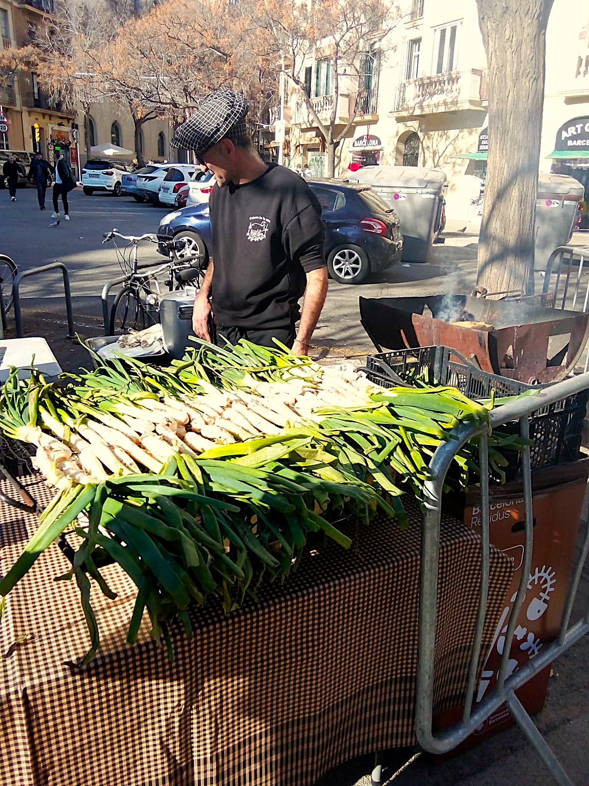 Calçotada al Mercat de Pagès de Sagrada Família (Diumenge)